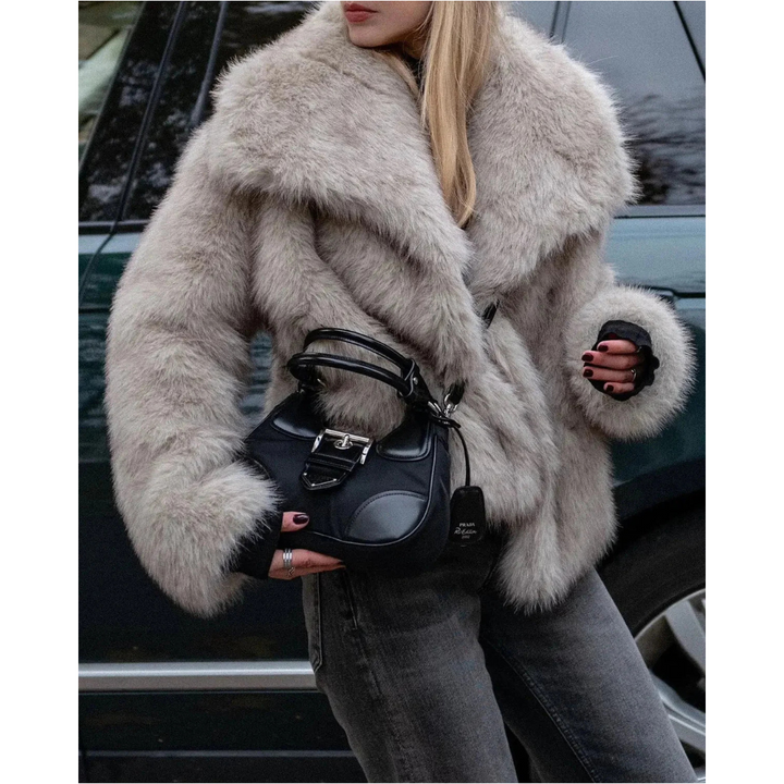 Élise™ Manteau court en fausse fourrure